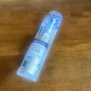 Oral B Battery Powered Toothbrush